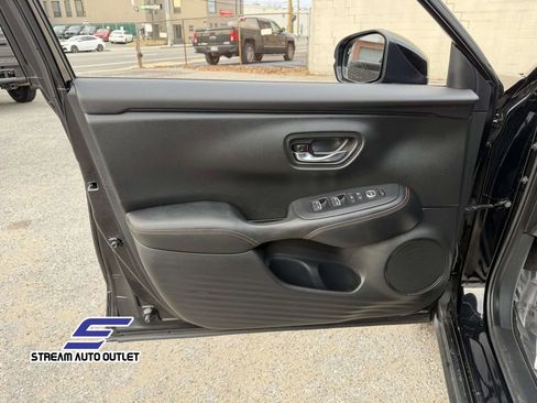 Used 2024 Honda HR-V Sport image 32