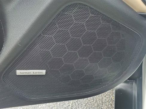 Used 2018 Subaru Outback 3.6R Limited image 10