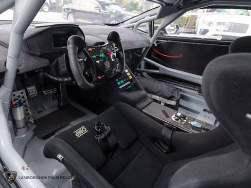 Used 2022 Lamborghini Huracan EVO image 39