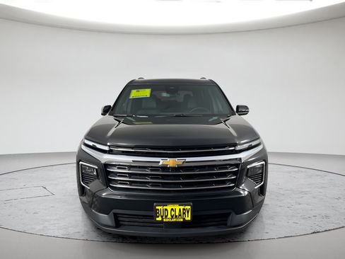 Used 2025 Chevrolet Traverse LT AWD/4WD image 8