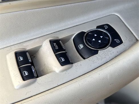 Used 2015 Ford Taurus SEL w/ Equipment Group 201A image 29