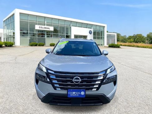 Used 2024 Nissan Rogue SV w/ SV Premium Package AWD/4WD image 8