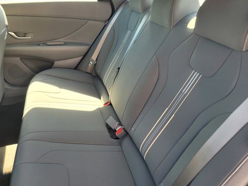 New 2025 Hyundai Elantra SEL image 17