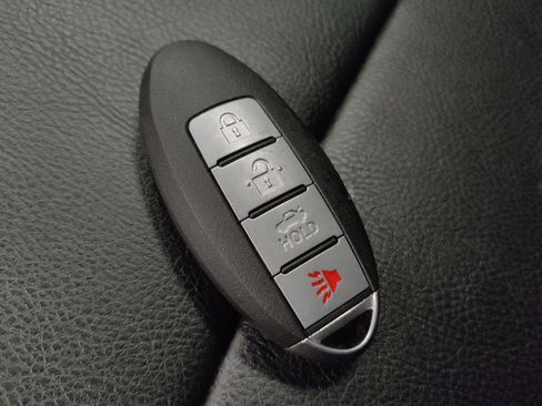 Used 2021 Nissan Sentra SR w/ SR Premium Package FWD image 32