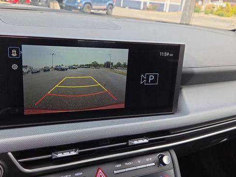 Certified 2025 Hyundai Sonata SEL AWD/4WD image 13
