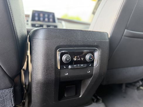 Used 2021 Chevrolet Tahoe Premier AWD/4WD image 13