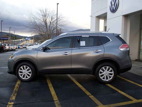 Used 2016 Nissan Rogue S w/ Appearance Package image 8