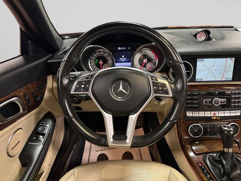 Used 2015 Mercedes-Benz SLK 250 w/ Premium Package image 18