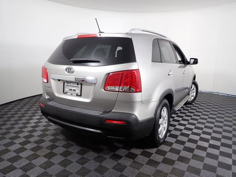 Used 2012 Kia Sorento LX w/ Convenience Pkg FWD image 15