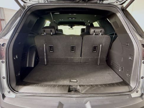 Used 2023 Chevrolet Traverse LT FWD image 35