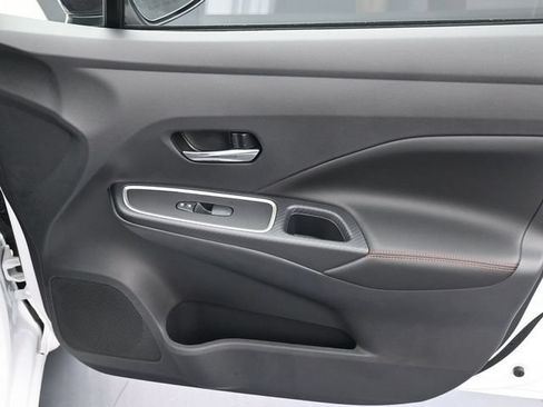 New 2025 Nissan Versa SR w/ Trunk Package FWD image 30