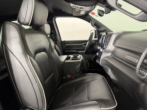 Used 2025 RAM 1500 Laramie image 32