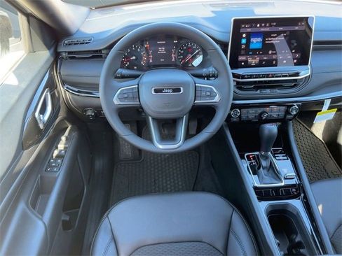 New 2026 Jeep Compass Latitude image 26