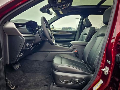 New 2026 Jeep Grand Cherokee Limited image 12