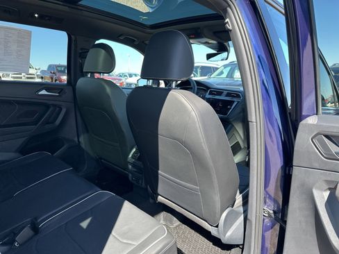 Certified 2022 Volkswagen Tiguan SEL R-Line image 36