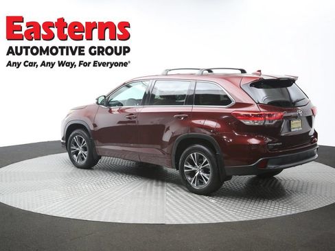 Used 2018 Toyota Highlander Plus AWD/4WD image 63