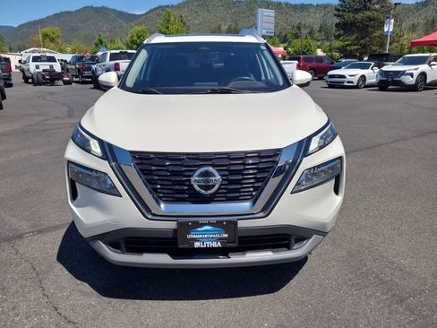 Used 2021 Nissan Rogue SV w/ Premium Package AWD/4WD image 14