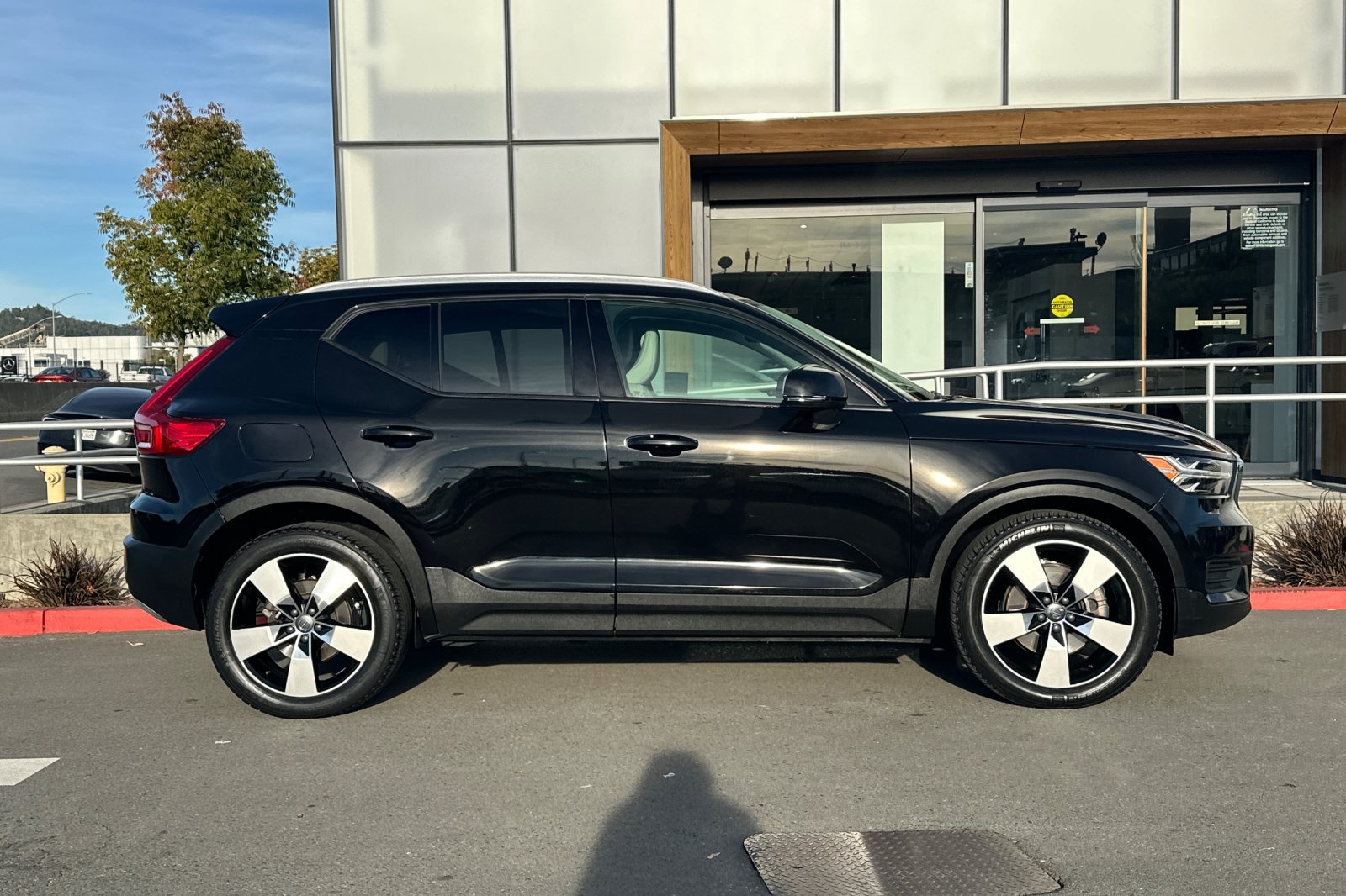 Used 2020 Volvo XC40 T5 Momentum AWD/4WD image 8