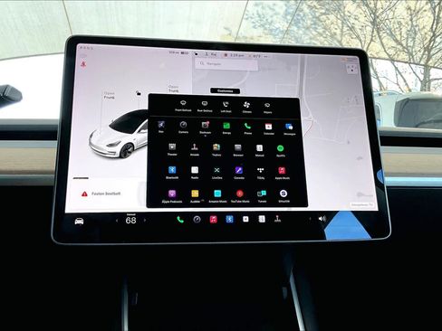 Used 2018 Tesla Model 3 Long Range image 33