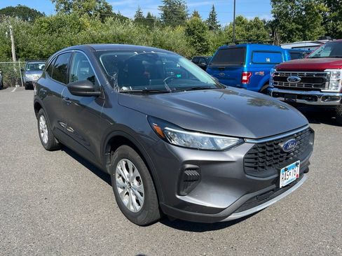 Certified 2024 Ford Escape Active AWD/4WD image 3