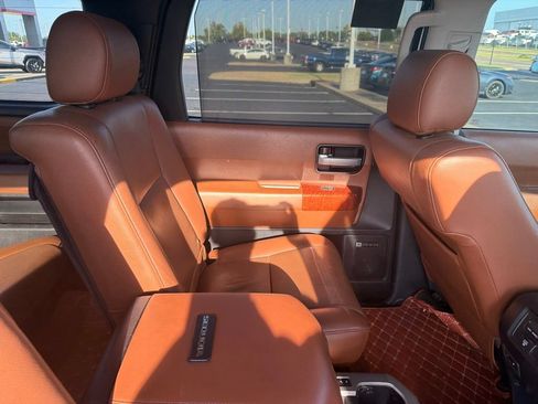 Used 2019 Toyota Sequoia Platinum RWD image 11