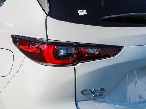 Used 2025 MAZDA CX-5 AWD 2.5 S w/ Preferred Package image 11