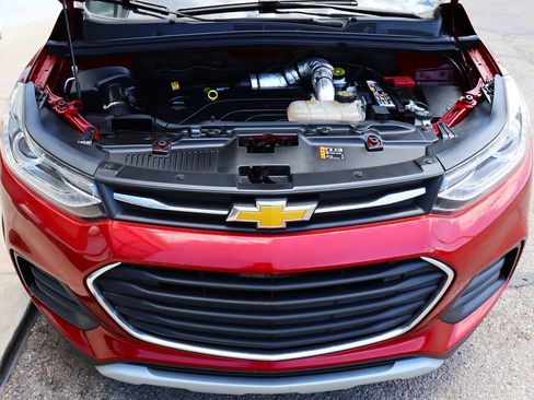 Used 2022 Chevrolet Trax LT w/ LT Convenience Package FWD image 56