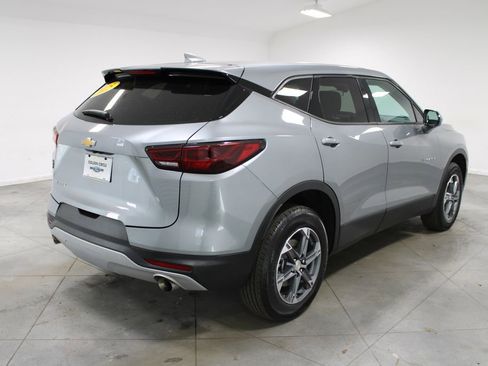 Used 2025 Chevrolet Blazer LT image 9