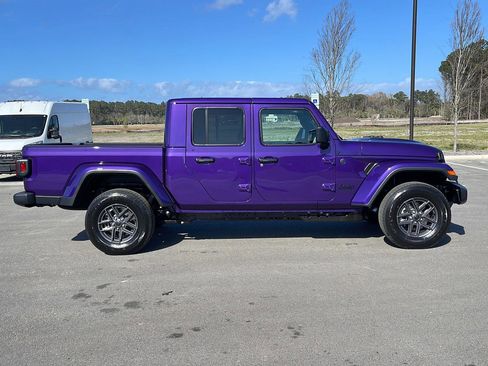 New 2026 Jeep Gladiator Sport image 8