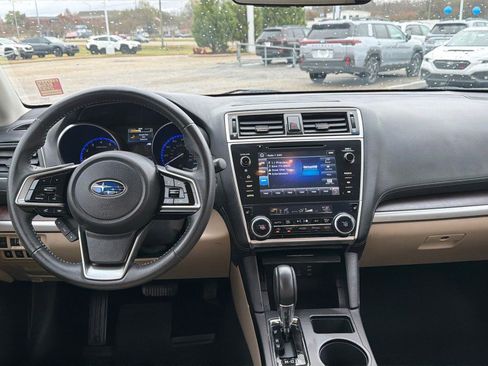 Used 2018 Subaru Outback 2.5i Limited image 12