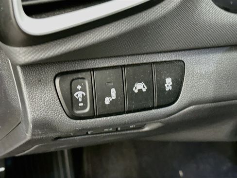 Used 2019 Hyundai Ioniq Limited FWD image 17