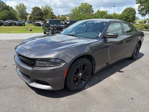 Used 2019 Dodge Charger SXT w/ Leather Interior Group RWD image 7