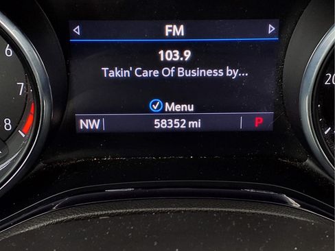 Used 2022 Buick Encore GX Essence w/ Advanced Technology Package FWD image 16
