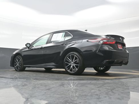 Used 2024 Toyota Camry SE image 28