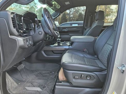 Used 2023 Chevrolet Silverado 1500 ZR2 w/ Technology Package image 9