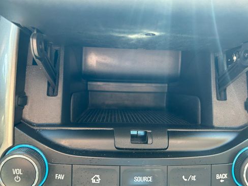 Used 2015 Chevrolet Malibu LT image 23