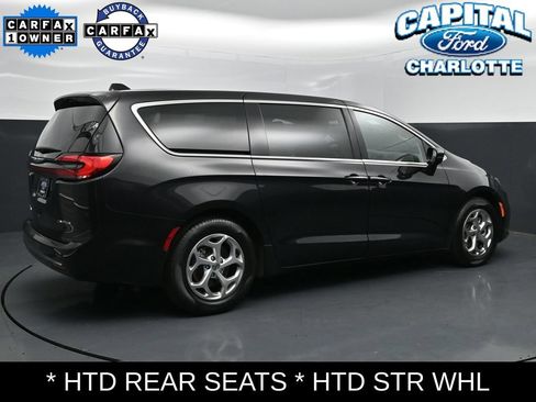Used 2024 Chrysler Pacifica Limited FWD image 7