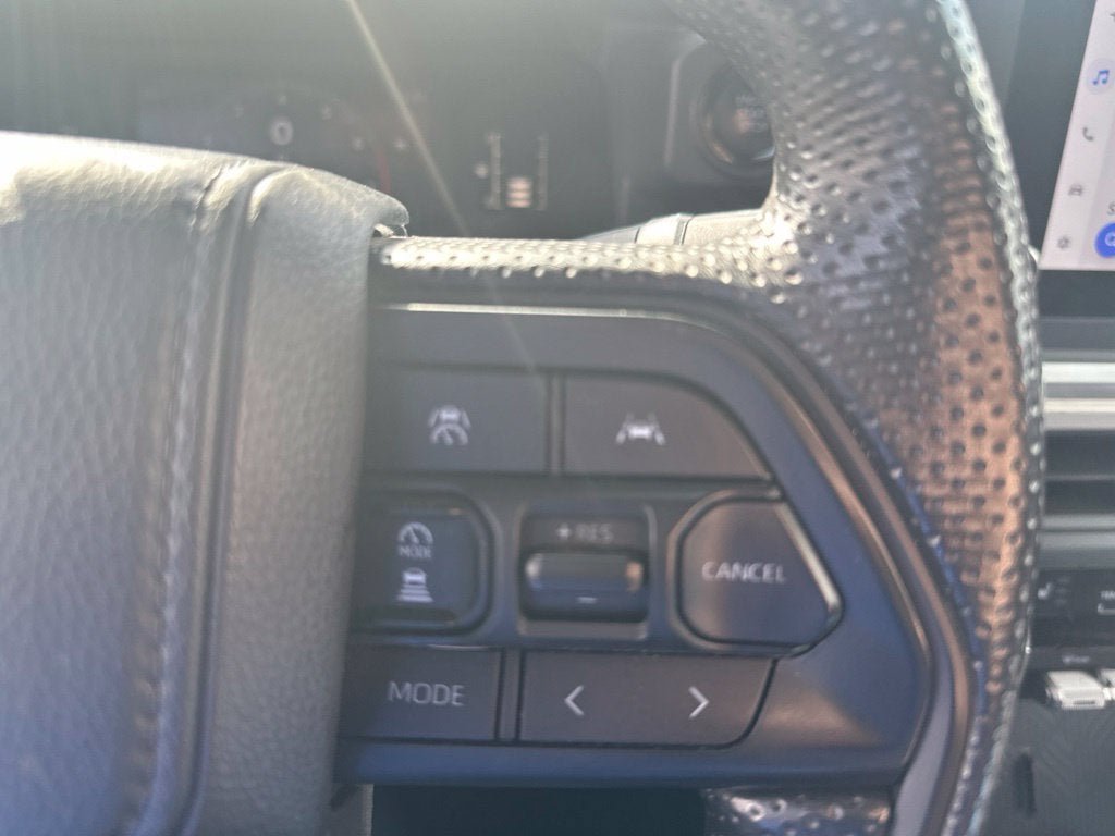 Used 2025 Toyota Tacoma SR5 AWD/4WD image 16
