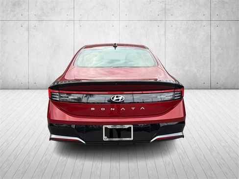 Used 2024 Hyundai Sonata SEL image 3