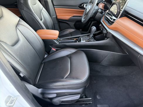 Used 2024 Jeep Compass Limited w/ Sun and Sound Group image 14