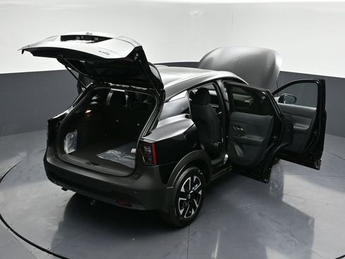 New 2026 Nissan Kicks SV w/ SV Premium Package AWD/4WD image 31