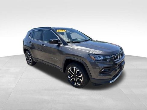 Used 2023 Jeep Compass Limited AWD/4WD image 3