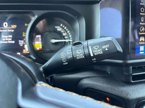 Used 2024 Jeep Wrangler Unlimited AWD/4WD image 25