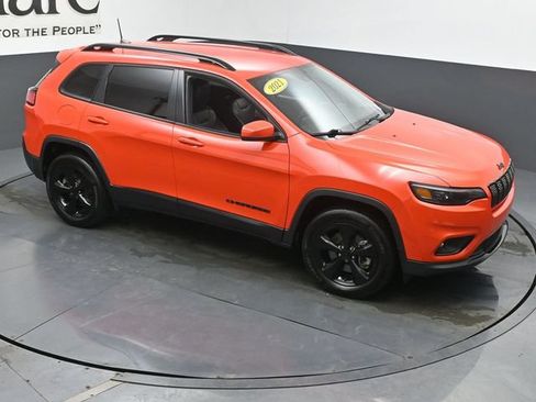 Used 2021 Jeep Cherokee Latitude Plus AWD/4WD image 38