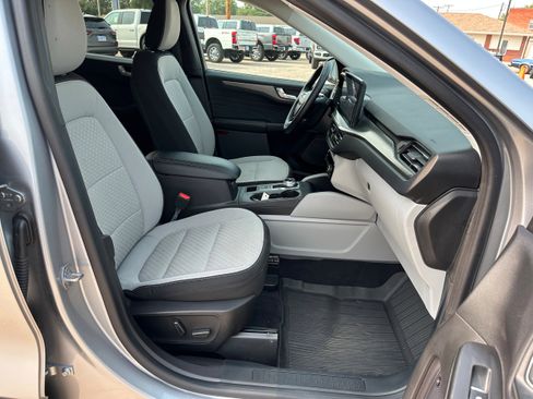 Used 2023 Ford Escape Active w/ Tech Pack #2 image 12