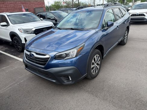 Used 2022 Subaru Outback Premium AWD/4WD image 2