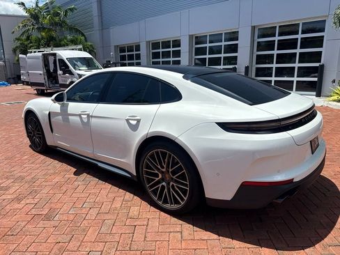 Used 2025 Porsche Panamera RWD image 16