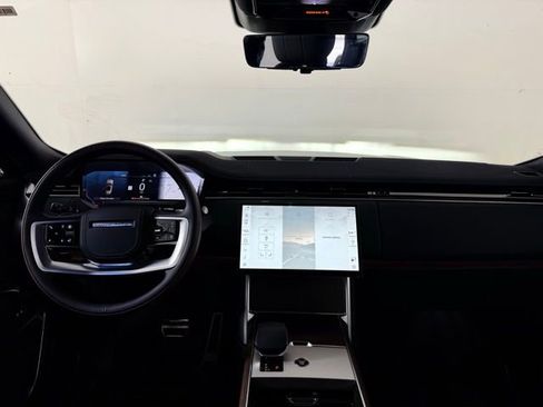 New 2025 Land Rover Range Rover Long Wheelbase SE image 28