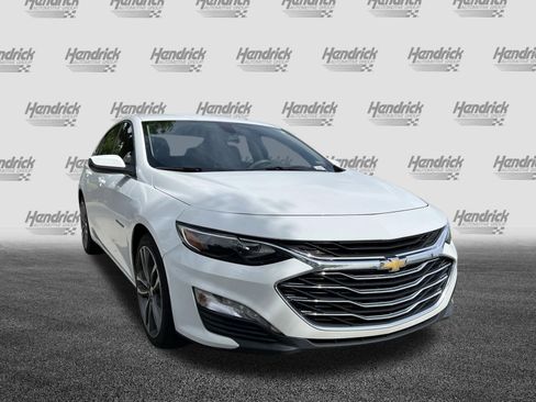 Used 2022 Chevrolet Malibu LT image 2
