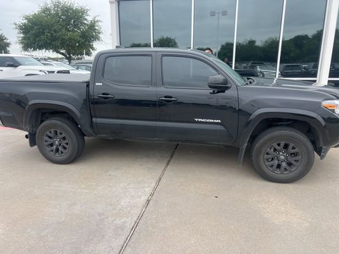 Used 2023 Toyota Tacoma SR5 RWD image 4